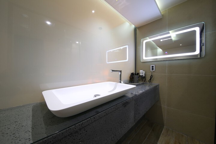 Room 60 of 70