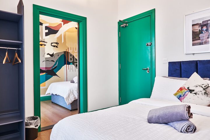 Room 70 of 121