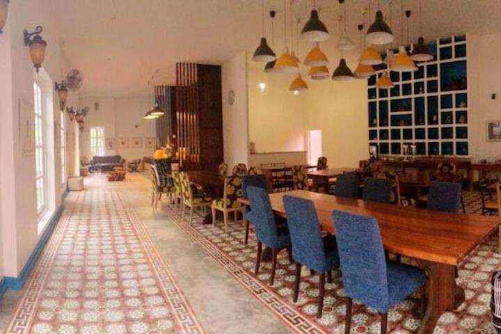 Dining Photos