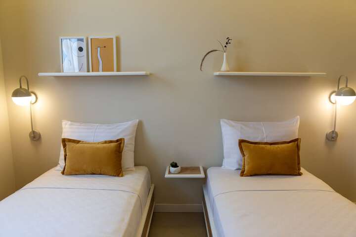 Room 34 of 67