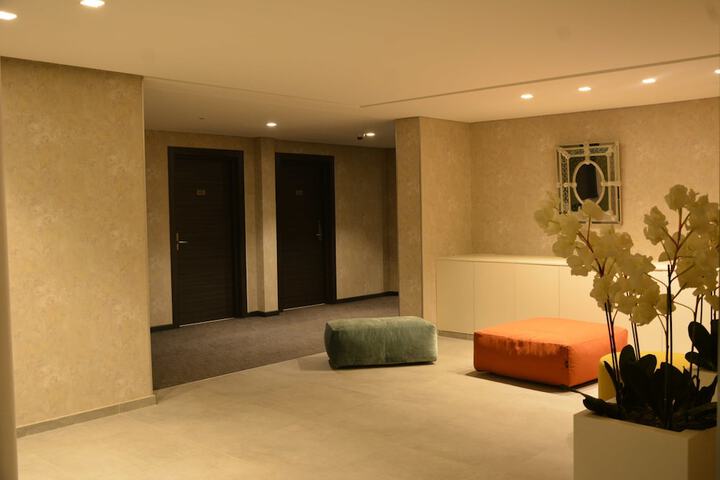 Entrance & Lobby