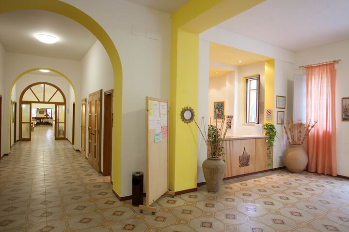 Ballroom/Hall 10 of 10