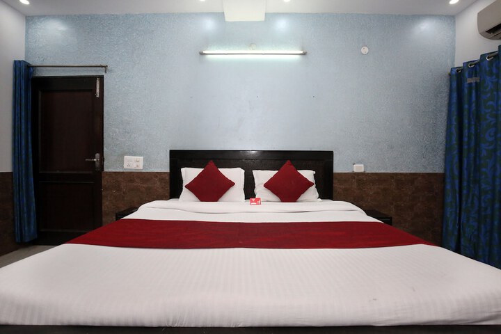 Room 3 of 13