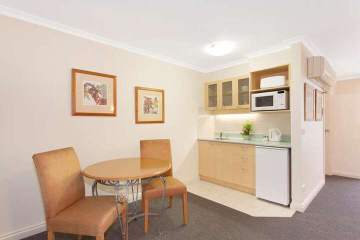 Suite 20 of 73