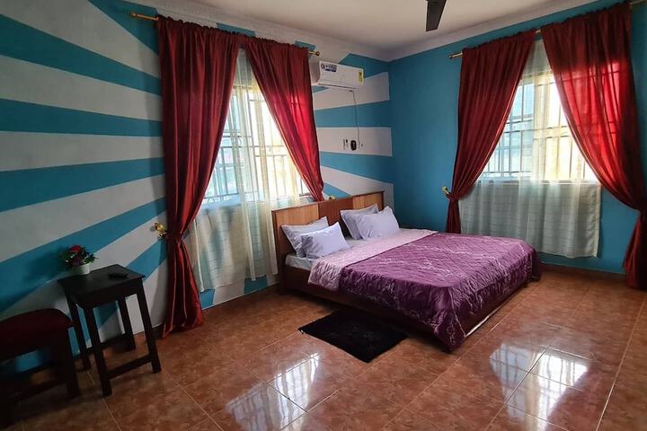 Room 4 of 10