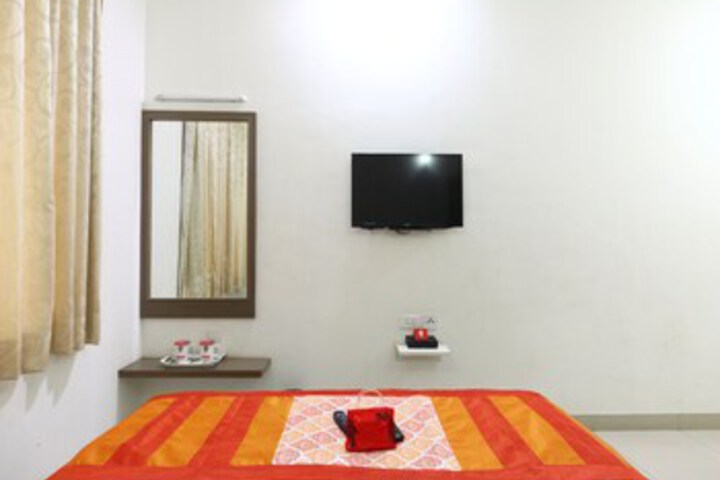 Room 13 of 21
