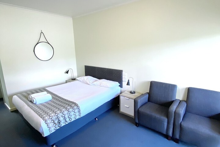 Room 9 of 36