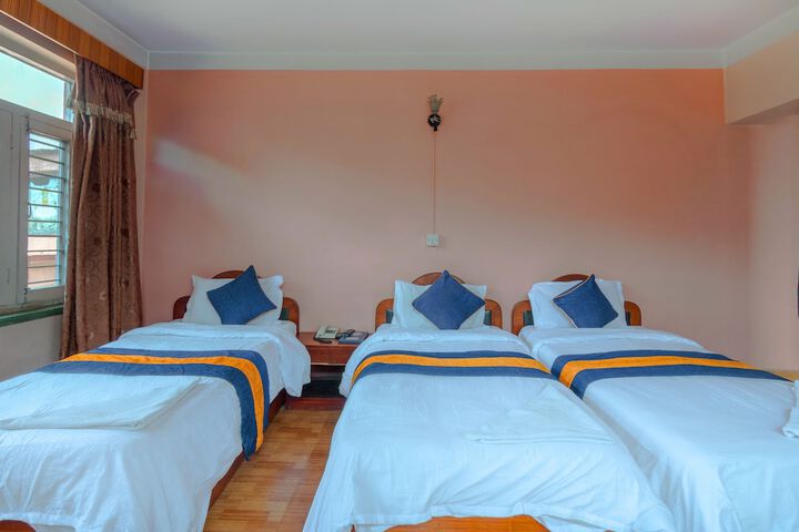 Room 7 of 18