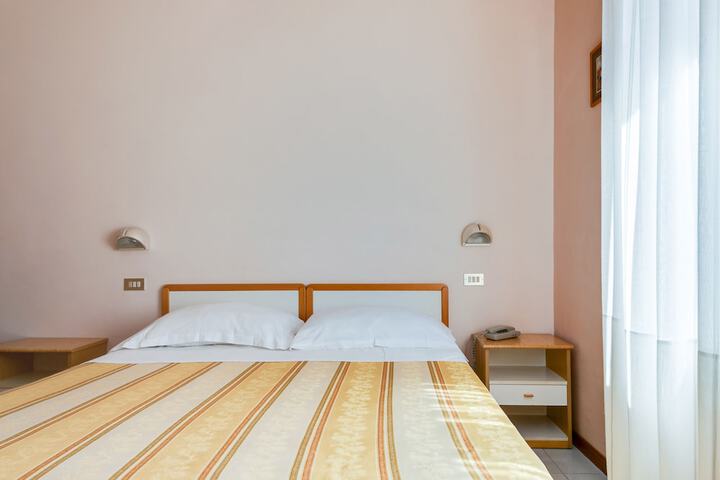 Room 6 of 49
