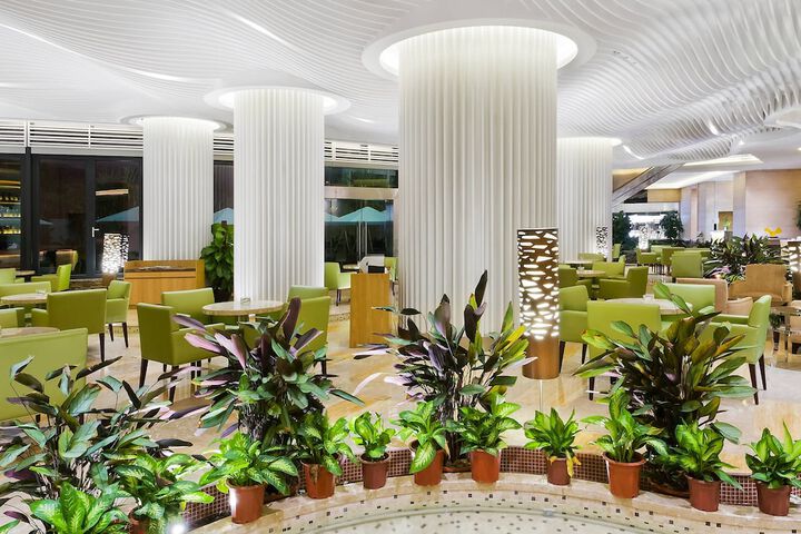 Entrance & Lobby