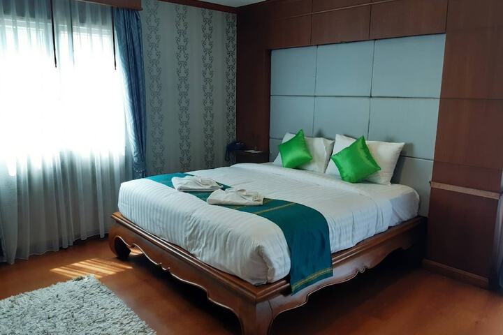 Room 30 of 112