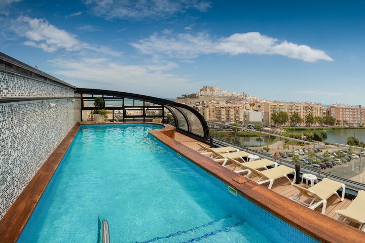 Pools & Facilities