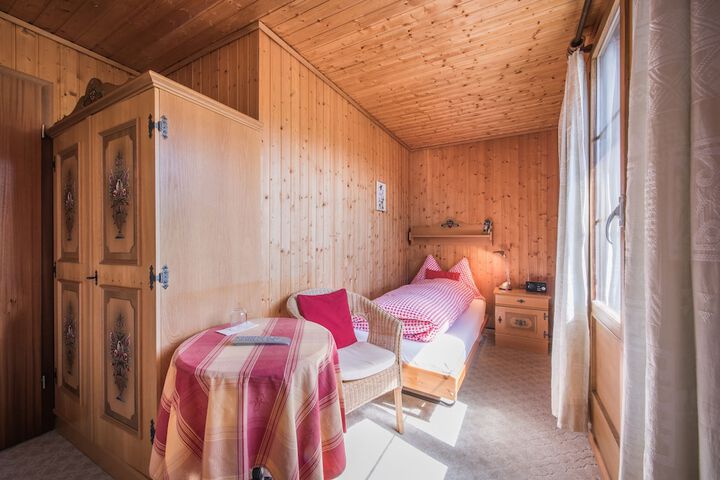 Room 4 of 88