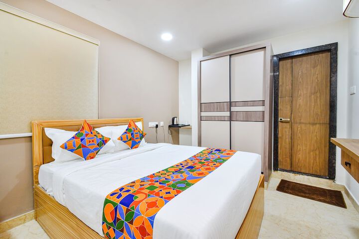 Room 8 of 30