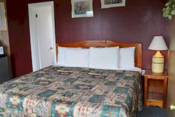 Room 13 of 30