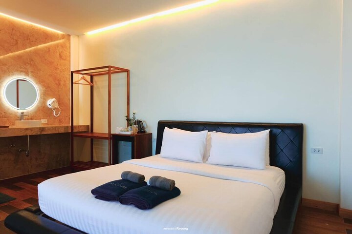 Room 4 of 170