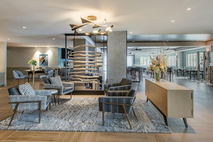 Entrance & Lobby