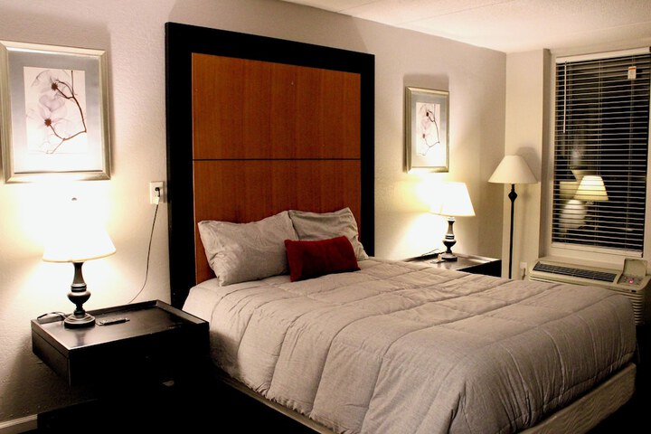 Room 27 of 48