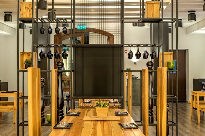 Dining 70 of 120