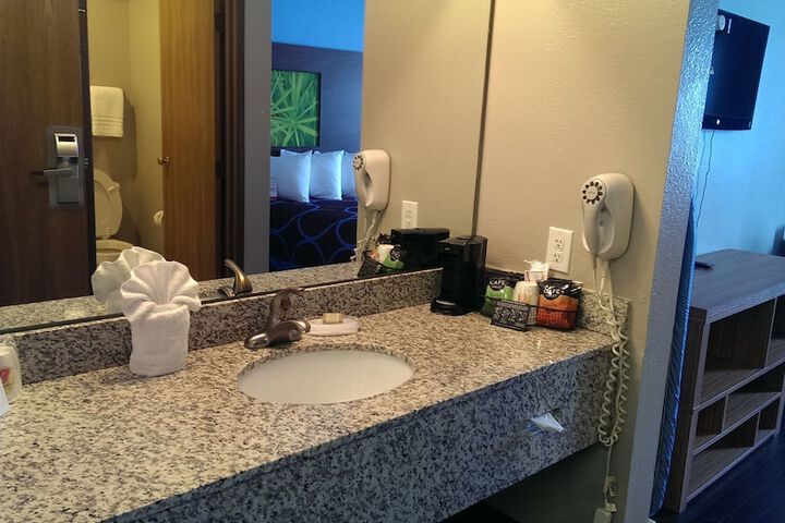 Bathroom sink