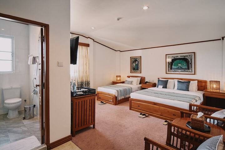 Room 7 of 73