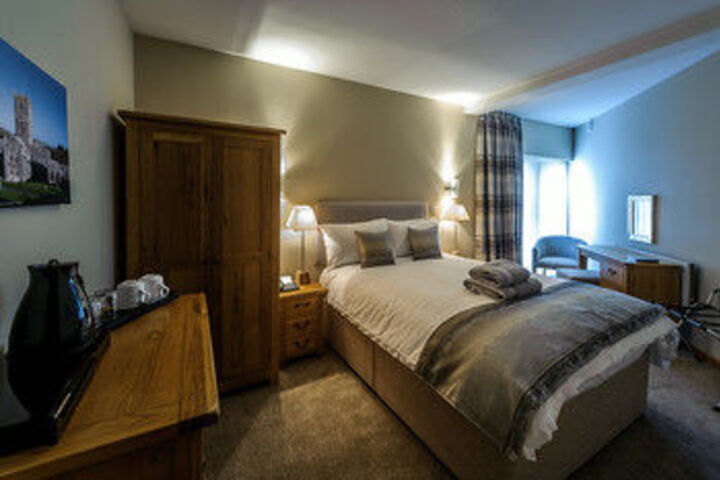 Room 17 of 25
