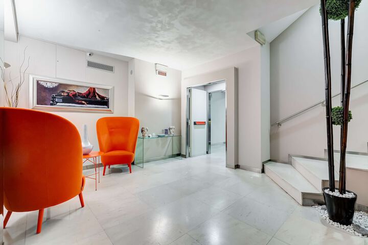 Entrance & Lobby