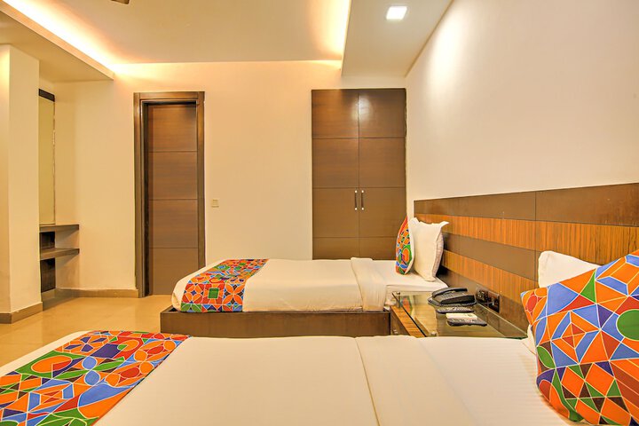 Room 9 of 35