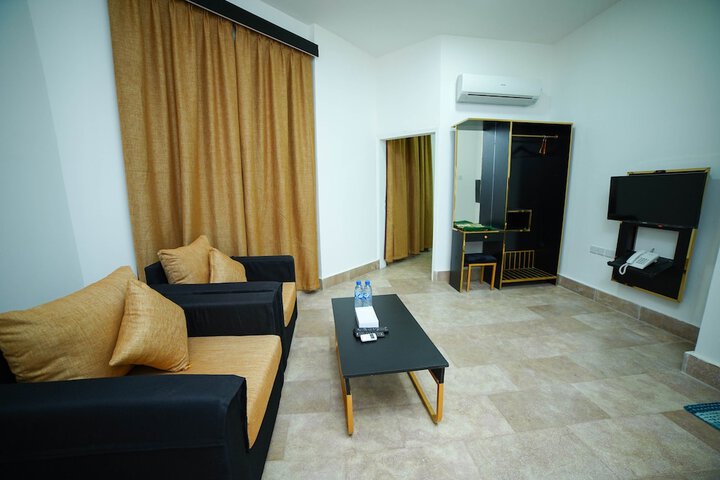 Room 20 of 34
