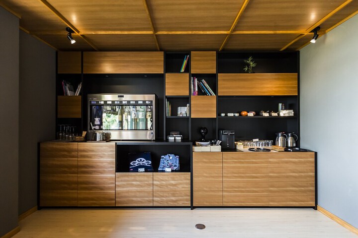 Snack bar