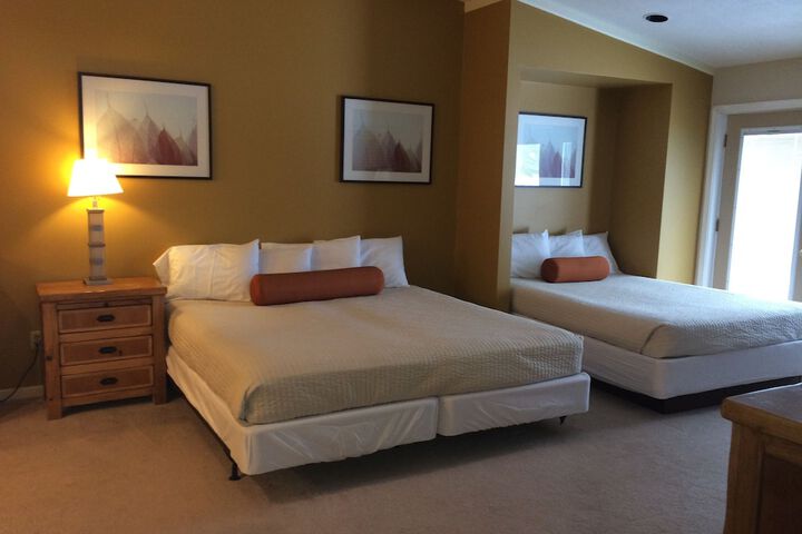 Room 4 of 53