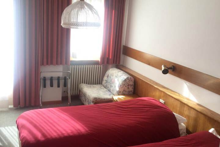 Room 25 of 49