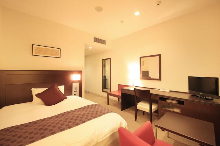 Room 9 of 36