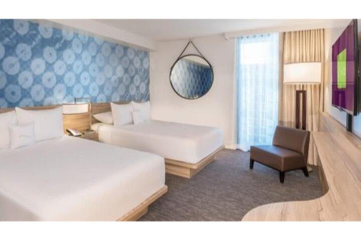 Standard Room, King or Two Doubles (4 of 4)
