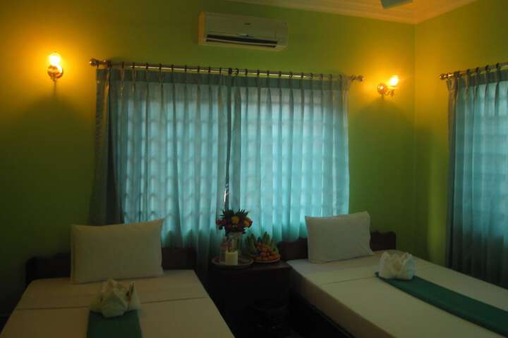 Room 12 of 65
