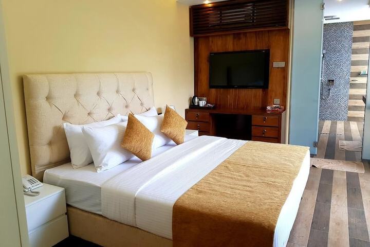 Room 2 of 38