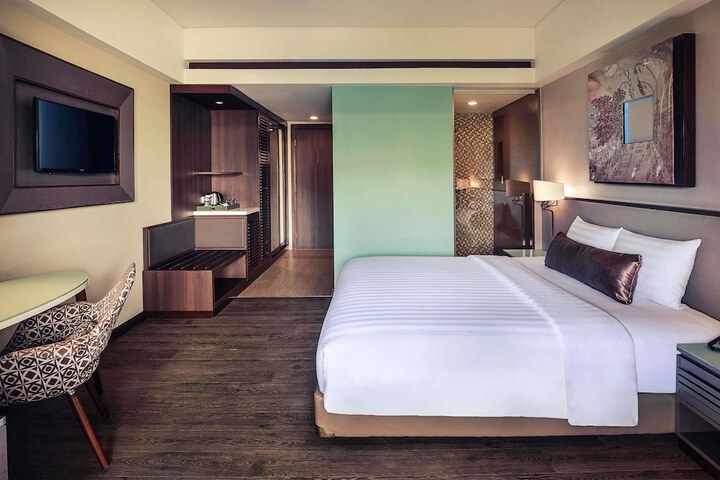 Room 15 of 111