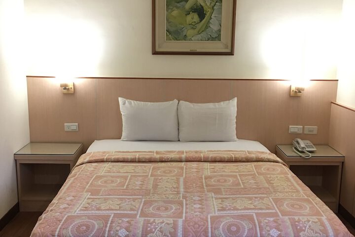 Room 14 of 71