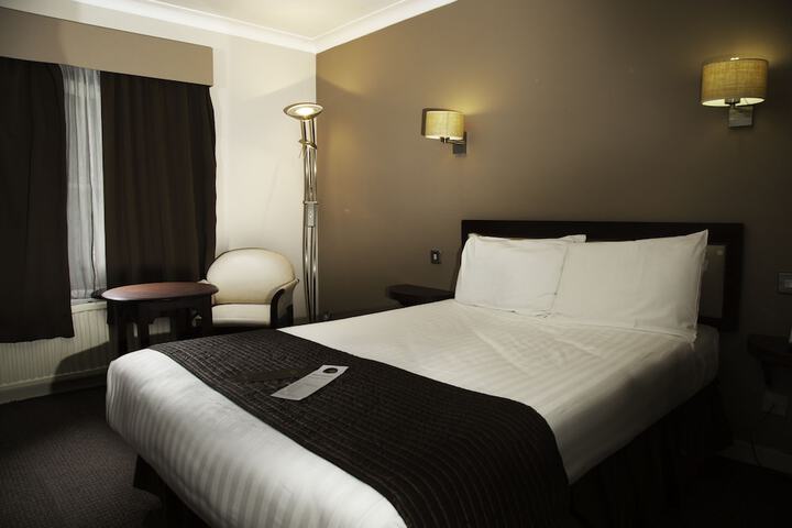 Room 4 of 50