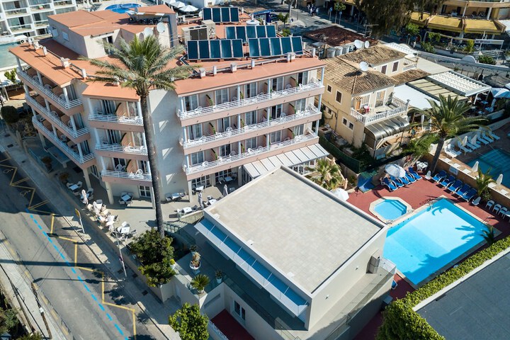 Hotel 48 of 52
