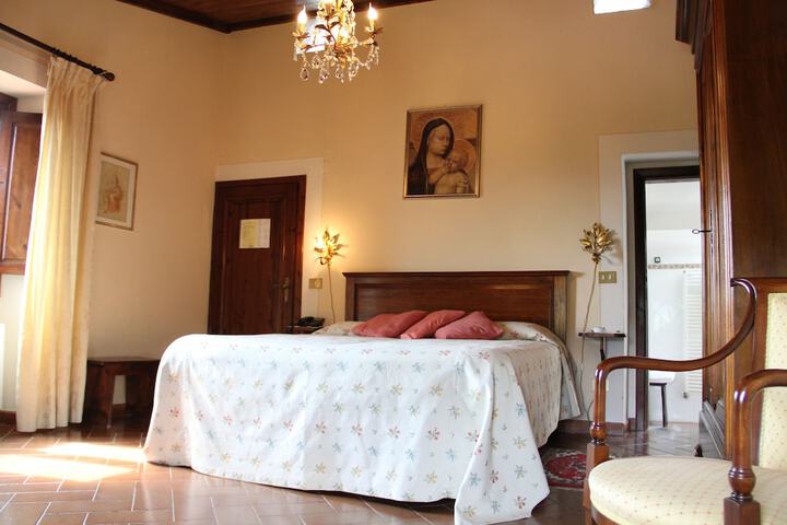 Room 10 of 147