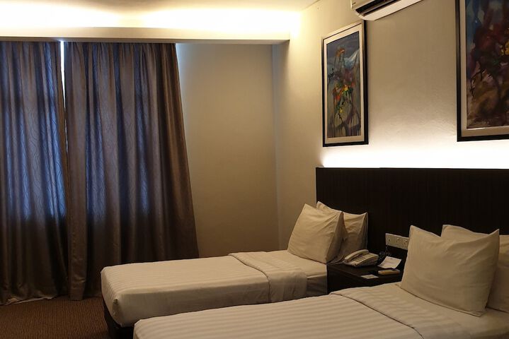 Room 11 of 41
