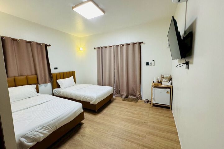 Room 12 of 36