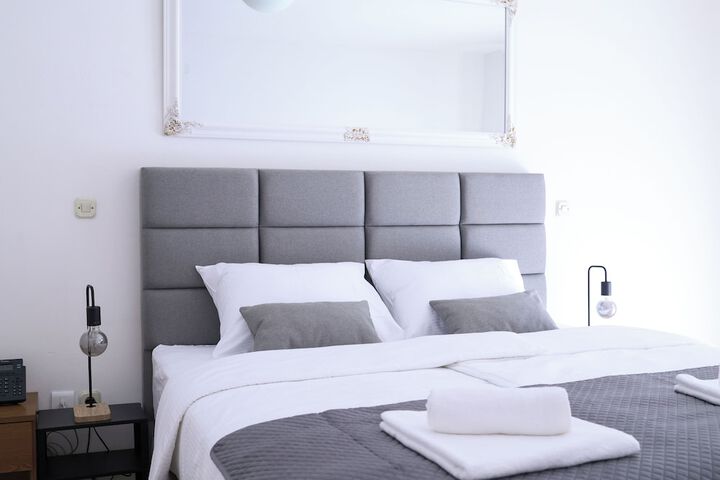 Room 10 of 20