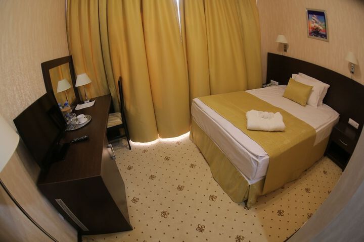 Room 19 of 66