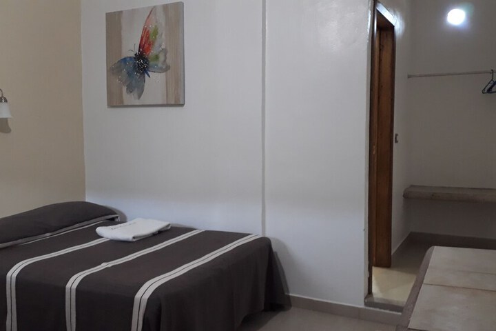 Room 12 of 142
