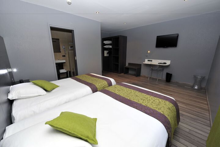 Room 21 of 66