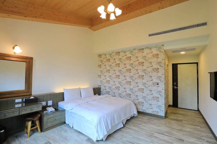 Room 10 of 48