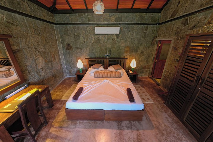 Room 48 of 164