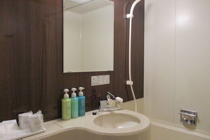 Room 11 of 23